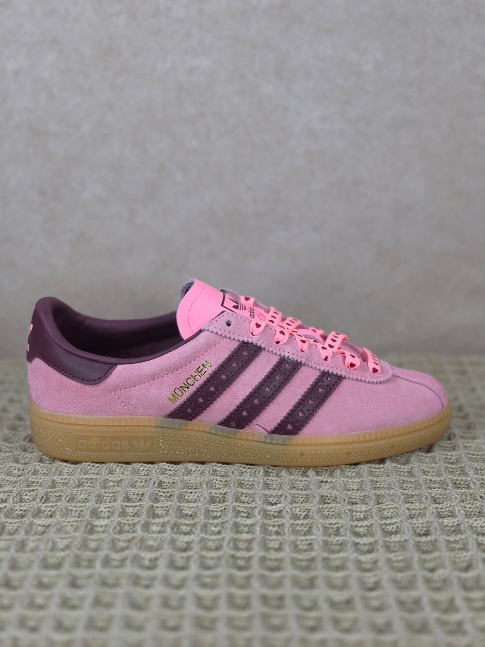 Adidas Muenchen W KJ4497 Women’s 5.5 Pink Purple Gum – Brand New